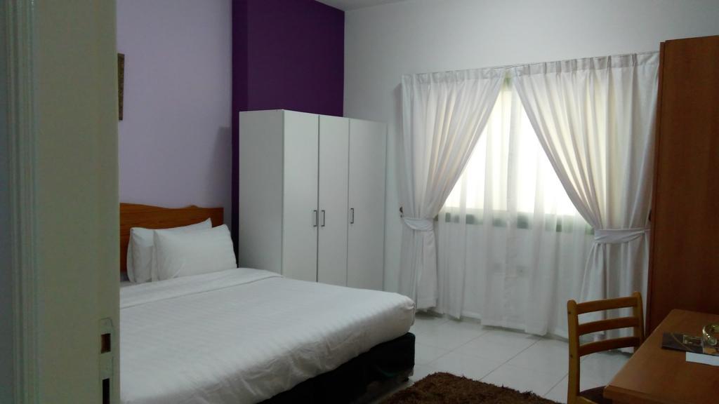 Royal Crown Suites Sharjah Buitenkant foto
