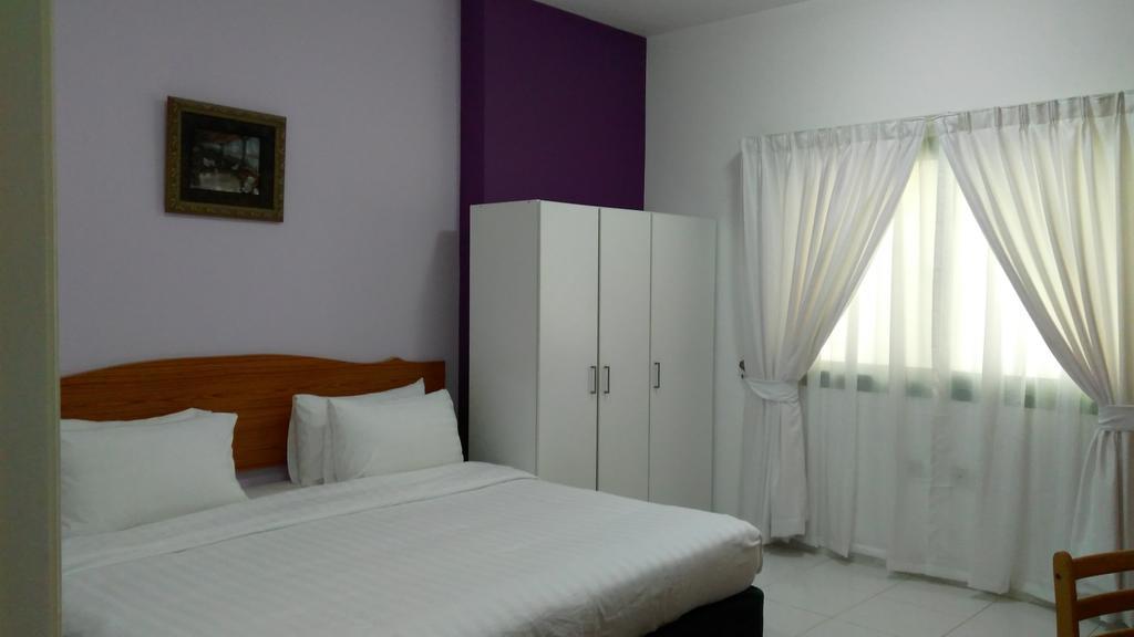 Royal Crown Suites Sharjah Buitenkant foto