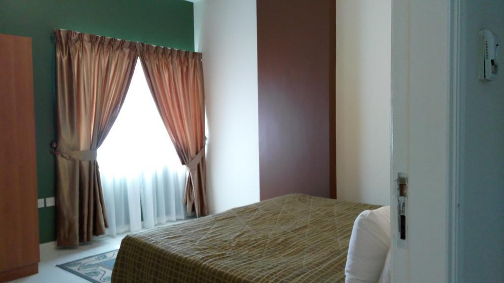 Royal Crown Suites Sharjah Buitenkant foto