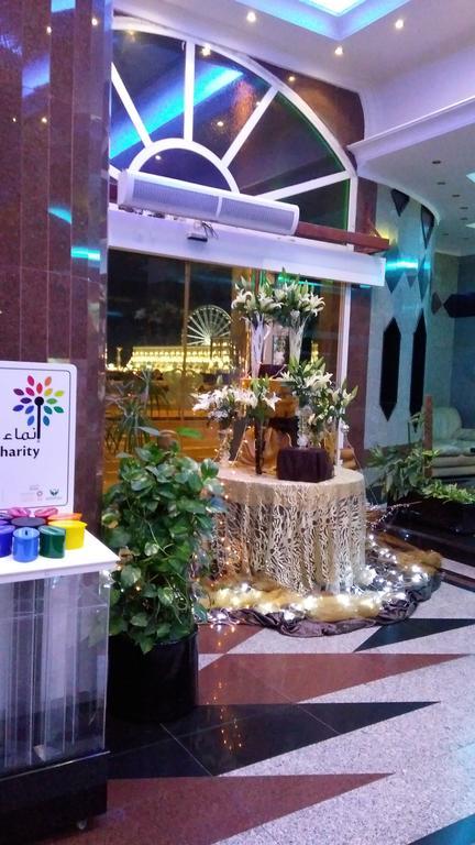 Royal Crown Suites Sharjah Buitenkant foto