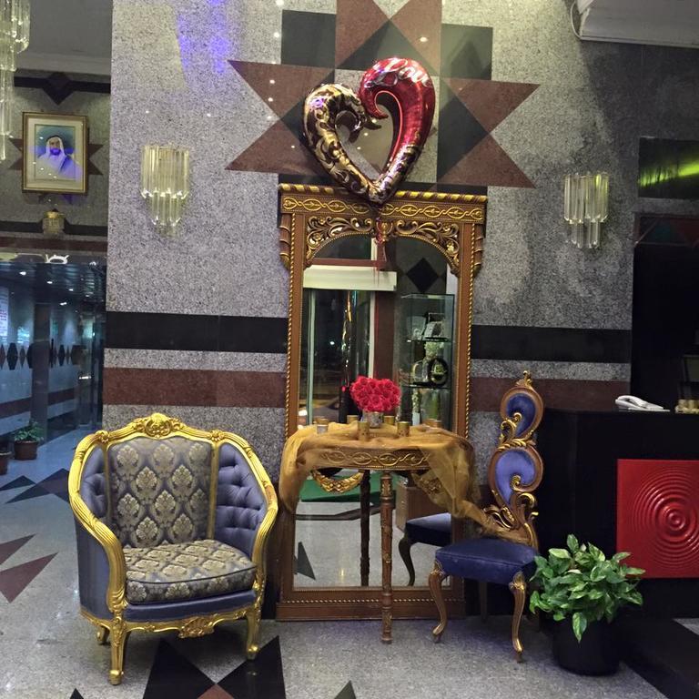 Royal Crown Suites Sharjah Buitenkant foto