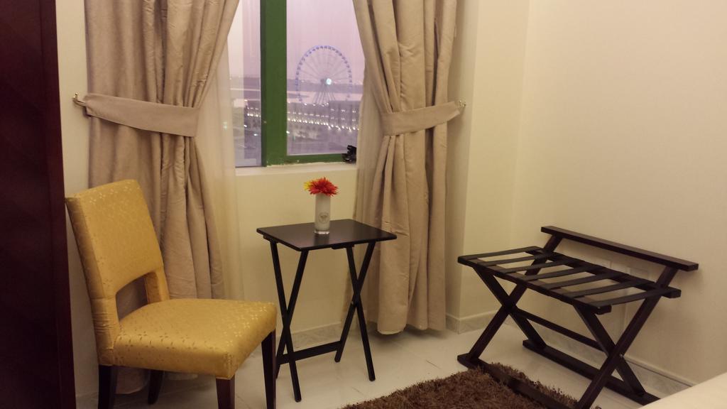 Royal Crown Suites Sharjah Buitenkant foto