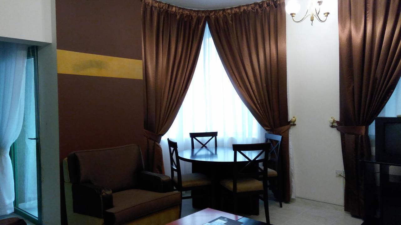 Royal Crown Suites Sharjah Buitenkant foto